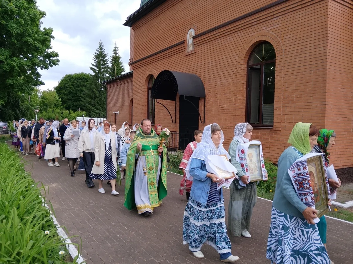 Престольный праздник в приходе: День Святой Троицы в Красногорском районе