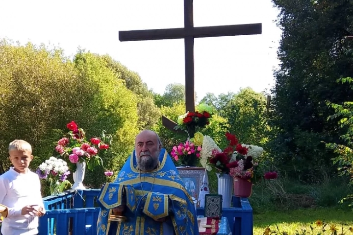 Храм еще строится, а Литургия уже совершается! У строящегося Покровского храма в селе Лысые вновь совершена Божественная Литургия