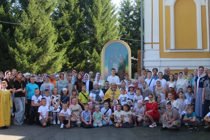 В школу, помолясь! В храмах Новозыбковского благочиния совершены Молебные пения на начало учения отроков