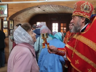 В Неделю 4-ю по Пасхе, Благочинный Новозыбковского церковного округа вручил заслуженные награды победителям благочиннического этапа конкурса детского творчества «Светлая Пасха» и возглавил служение Божественной литургии в храме в честь Рождества Пресвятой Богородицы города Новозыбкова