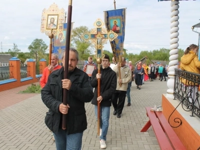В Неделю 4-ю по Пасхе, Благочинный Новозыбковского церковного округа вручил заслуженные награды победителям благочиннического этапа конкурса детского творчества «Светлая Пасха» и возглавил служение Божественной литургии в храме в честь Рождества Пресвятой Богородицы города Новозыбкова