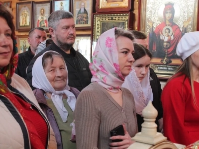 Все лица радостью сияют! Новозыбковское благочиние, празднование Недели апостола Фомы (Антипасхи) в храме в честь Рождества Пресвятой Богородицы г. Новозыбкова.