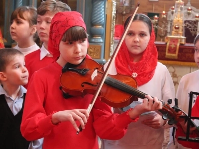 Все лица радостью сияют! Новозыбковское благочиние, празднование Недели апостола Фомы (Антипасхи) в храме в честь Рождества Пресвятой Богородицы г. Новозыбкова.