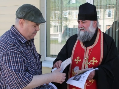 Радость и мужество веры: в день Преполовения Пятидесятницы и памяти вмц. Георгия Победоносца в городе Злынке прошла миссионерская акция «Пасхальный разговор»