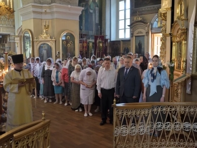 Архиерейское богослужение. Полвека служения протоиерея Владимира Похожая у Алтаря Господня