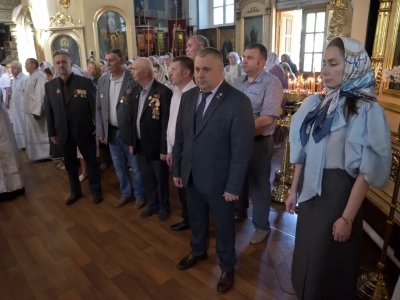Архиерейское богослужение. Полвека служения протоиерея Владимира Похожая у Алтаря Господня
