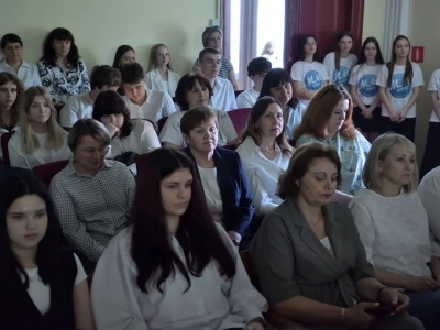 Архиерейское богослужение. Полвека служения протоиерея Владимира Похожая у Алтаря Господня