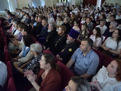 Архиерейское богослужение. Полвека служения протоиерея Владимира Похожая у Алтаря Господня