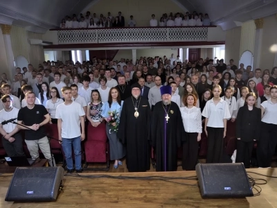 Архиерейское богослужение. Полвека служения протоиерея Владимира Похожая у Алтаря Господня