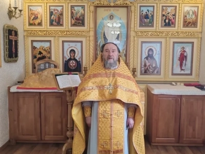 Благочинный Новозыбковского церковного округа Клинцовской епархии возглавил служение Божественной литургии в молитвенном доме села Новые Бобовичи в день Троицкой родительской субботы