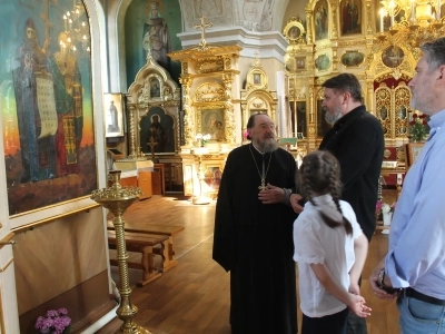 «Сербы и русские – братья по промыслу Божию»: в Новозыбковском благочинии состоялась братская встреча духовенства Новозыбковского благочиния Клинцовской епархии и творческой общественности с сербским писателем, переводчиком и общественным деятелем Ранко Гойковичем.