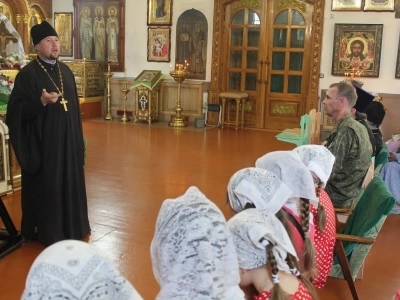 Одна ты на свете! Одна ты такая — Хранимая Богом родная земля! (из Гимна России). Час патриотизма, посвященный Дню России, состоялся в Новозыбковском благочинии для воспитанников воскресных школ города Новозыбкова.