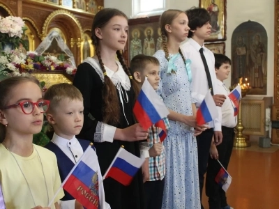 Одна ты на свете! Одна ты такая — Хранимая Богом родная земля! (из Гимна России). Час патриотизма, посвященный Дню России, состоялся в Новозыбковском благочинии для воспитанников воскресных школ города Новозыбкова.