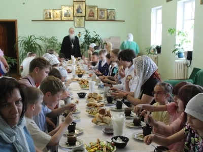 Одна ты на свете! Одна ты такая — Хранимая Богом родная земля! (из Гимна России). Час патриотизма, посвященный Дню России, состоялся в Новозыбковском благочинии для воспитанников воскресных школ города Новозыбкова.