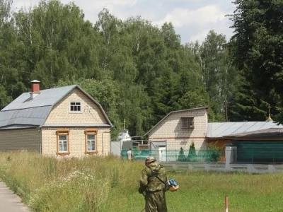 Господи, возлюбих благолепие Дому Твоего, и место селения славы Твоея (Пс. 25:8).  На прихрамовой территории храма в честь Чуда Архистратига Михаила в Хонех города Новозыбкова состоялась генеральная уборка силами прихожан храма
