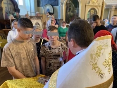 В рамках реализации Патриаршей программы изучения Библии «Исследуйте Писания», на территории Новозыбковского благочиния, воспитанники и воспитатели Социального приюта для детей и подростков г. Новозыбкова принимают участие в душеполезных беседах на Евангельские темы