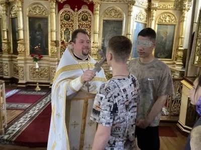 В рамках реализации Патриаршей программы изучения Библии «Исследуйте Писания», на территории Новозыбковского благочиния, воспитанники и воспитатели Социального приюта для детей и подростков г. Новозыбкова принимают участие в душеполезных беседах на Евангельские темы