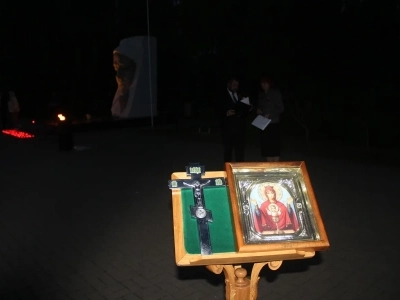 В День начала Великой Отечественной Войны духовенство Новозыбковского благочиния приняло участие в традиционной акции «Свеча памяти», приуроченной к Дню памяти и скорби, посвященной тем, кто ценою жизни своей одержал победу в Великой Отечественной Войне В День начала Великой Отечественной Войны духовенство Новозыбковского благочиния приняло участие в традиционной акции «Свеча памяти», приуроченной к Дню памяти и скорби, посвященной тем, кто ценою жизни своей одержал победу в Великой Отечественной Войне