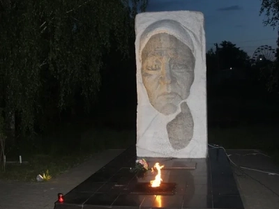В День начала Великой Отечественной Войны духовенство Новозыбковского благочиния приняло участие в традиционной акции «Свеча памяти», приуроченной к Дню памяти и скорби, посвященной тем, кто ценою жизни своей одержал победу в Великой Отечественной Войне В День начала Великой Отечественной Войны духовенство Новозыбковского благочиния приняло участие в традиционной акции «Свеча памяти», приуроченной к Дню памяти и скорби, посвященной тем, кто ценою жизни своей одержал победу в Великой Отечественной Войне