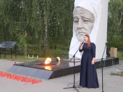 В День начала Великой Отечественной Войны духовенство Новозыбковского благочиния приняло участие в традиционной акции «Свеча памяти», приуроченной к Дню памяти и скорби, посвященной тем, кто ценою жизни своей одержал победу в Великой Отечественной Войне В День начала Великой Отечественной Войны духовенство Новозыбковского благочиния приняло участие в традиционной акции «Свеча памяти», приуроченной к Дню памяти и скорби, посвященной тем, кто ценою жизни своей одержал победу в Великой Отечественной Войне