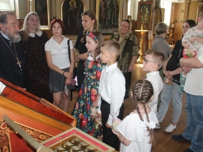 Дружба молодежи Новозыбковского и Клинцовского благочиний: Во Всероссийский день молодежи, молодежный хор Клинцовского благочиния «Благодать» выступил на концерте в Новозыбковском благочинии