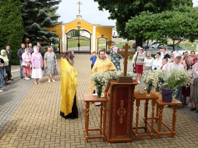Многодетность — от доверия к Богу! В День семьи, любви и верности в Новозыбковском благочинии чествовали многодетные семьи