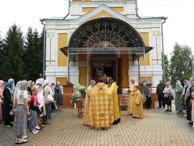Многодетность — от доверия к Богу! В День семьи, любви и верности в Новозыбковском благочинии чествовали многодетные семьи