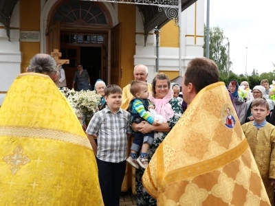 Многодетность — от доверия к Богу! В День семьи, любви и верности в Новозыбковском благочинии чествовали многодетные семьи