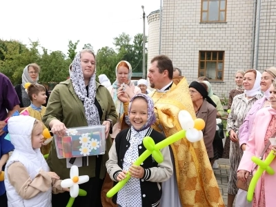 Многодетность — от доверия к Богу! В День семьи, любви и верности в Новозыбковском благочинии чествовали многодетные семьи
