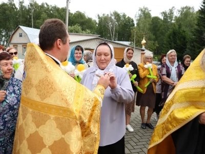 Многодетность — от доверия к Богу! В День семьи, любви и верности в Новозыбковском благочинии чествовали многодетные семьи