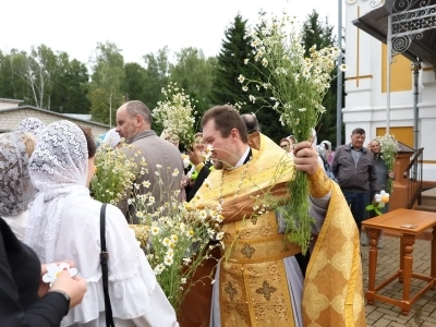 Многодетность — от доверия к Богу! В День семьи, любви и верности в Новозыбковском благочинии чествовали многодетные семьи