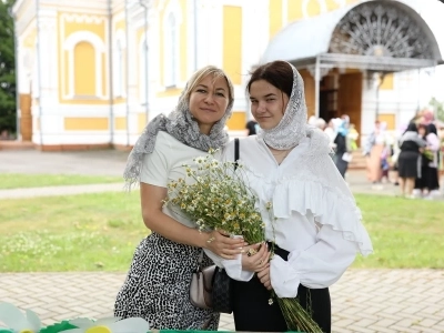 Многодетность — от доверия к Богу! В День семьи, любви и верности в Новозыбковском благочинии чествовали многодетные семьи