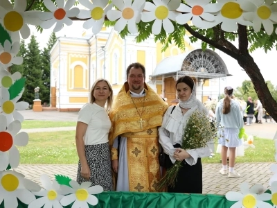 Многодетность — от доверия к Богу! В День семьи, любви и верности в Новозыбковском благочинии чествовали многодетные семьи
