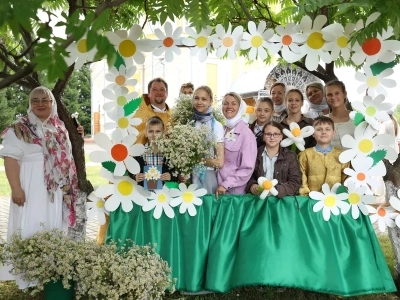 Многодетность — от доверия к Богу! В День семьи, любви и верности в Новозыбковском благочинии чествовали многодетные семьи