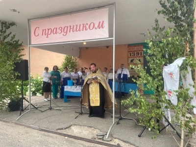 Жители и гости села Перелазы Красногорского района молитвенно почтили День села