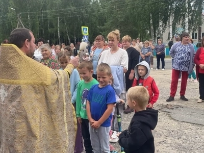 Жители и гости села Перелазы Красногорского района молитвенно почтили День села