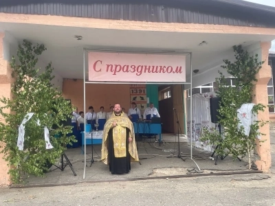Жители и гости села Перелазы Красногорского района молитвенно почтили День села