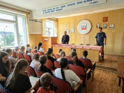 «Я знаю правила пожарной безопасности!»  Учащиеся воскресных школ города Новозыбкова посетили отделение МЧС РФ в городе Новозыбкове