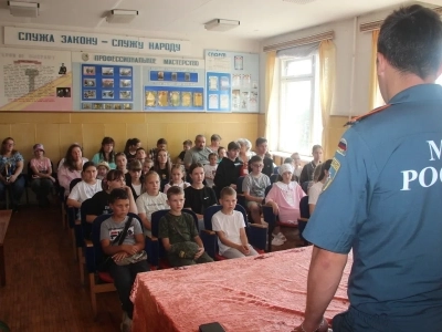 «Я знаю правила пожарной безопасности!»  Учащиеся воскресных школ города Новозыбкова посетили отделение МЧС РФ в городе Новозыбкове