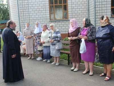 С Богом в новый учебный год!  Акция «Помоги собраться в школу» и Молебное пение на начало учения отроков состоялись в храме в честь Чуда Архистратига Михаила в Хонех города Новозыбкова