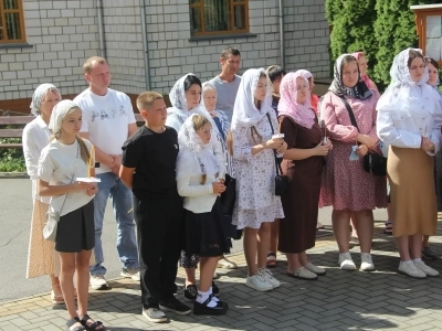 С Богом в новый учебный год!  Акция «Помоги собраться в школу» и Молебное пение на начало учения отроков состоялись в храме в честь Чуда Архистратига Михаила в Хонех города Новозыбкова