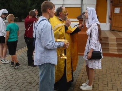 С Богом в новый учебный год!  Акция «Помоги собраться в школу» и Молебное пение на начало учения отроков состоялись в храме в честь Чуда Архистратига Михаила в Хонех города Новозыбкова