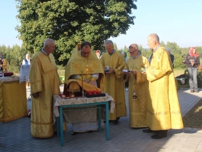 Литургия под открытым небом совершена на месте утраченного храма в селе Новое Место