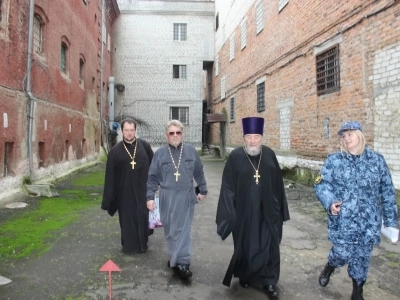 «Я был в темнице, и вы пришли навестить Меня» (Мф. 25:36). Тюремное служение в Новозыбковском благочинии: душеполезная встреча благочинного Новозыбковского церковного округа Клинцовской епархии с отбывающими наказание в СИЗО-2 города Новозыбкова