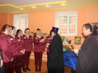 «Я был в темнице, и вы пришли навестить Меня» (Мф. 25:36). Тюремное служение в Новозыбковском благочинии: душеполезная встреча благочинного Новозыбковского церковного округа Клинцовской епархии с отбывающими наказание в СИЗО-2 города Новозыбкова