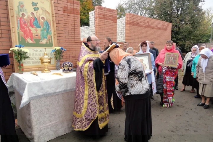 Храм во Имя Святой Троицы пгт Красная Гора