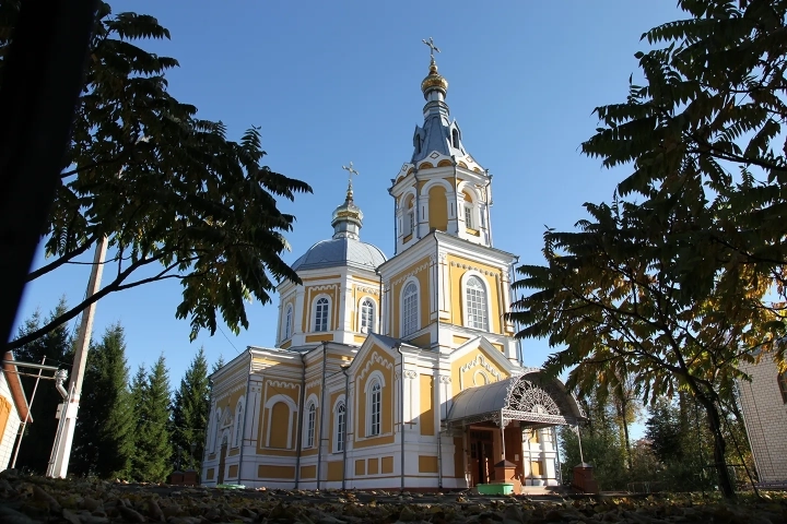 Храм в честь Чуда Архистратига Михаила в Хонех города Новозыбкова