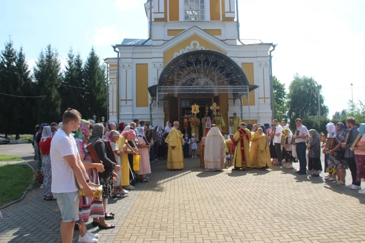 В День Крещения Руси в городе Новозыбкове прошел праздничный Крестный ход