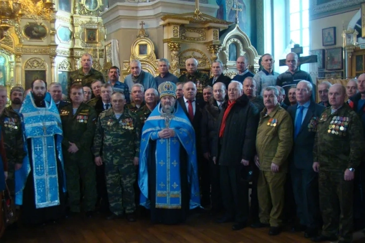 Еще молимся о упокоении воинов, жизнь свою на поле брани положивших ! В день Сретения Господня, а также в день 30-й годовщины вывода советских войск из Афганистана, в соборном храме Новозыбковского благочиния совершена панихида о всех воинах, погибших в локальных вооруженных конфликтах