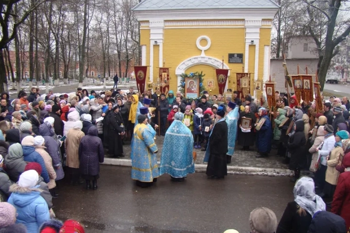 День народного единства в г. Новозыбкове ознаменован общим Крестным ходом прихожан всех православных храмов благочиния